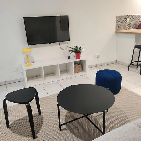 83 Apartment Caen