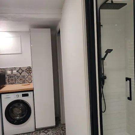 Apartment 83