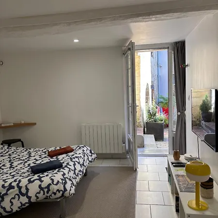 83 Apartment